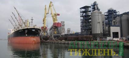 «Укрзалізницю» звинувачують в перешкоджанні експорту зерна
