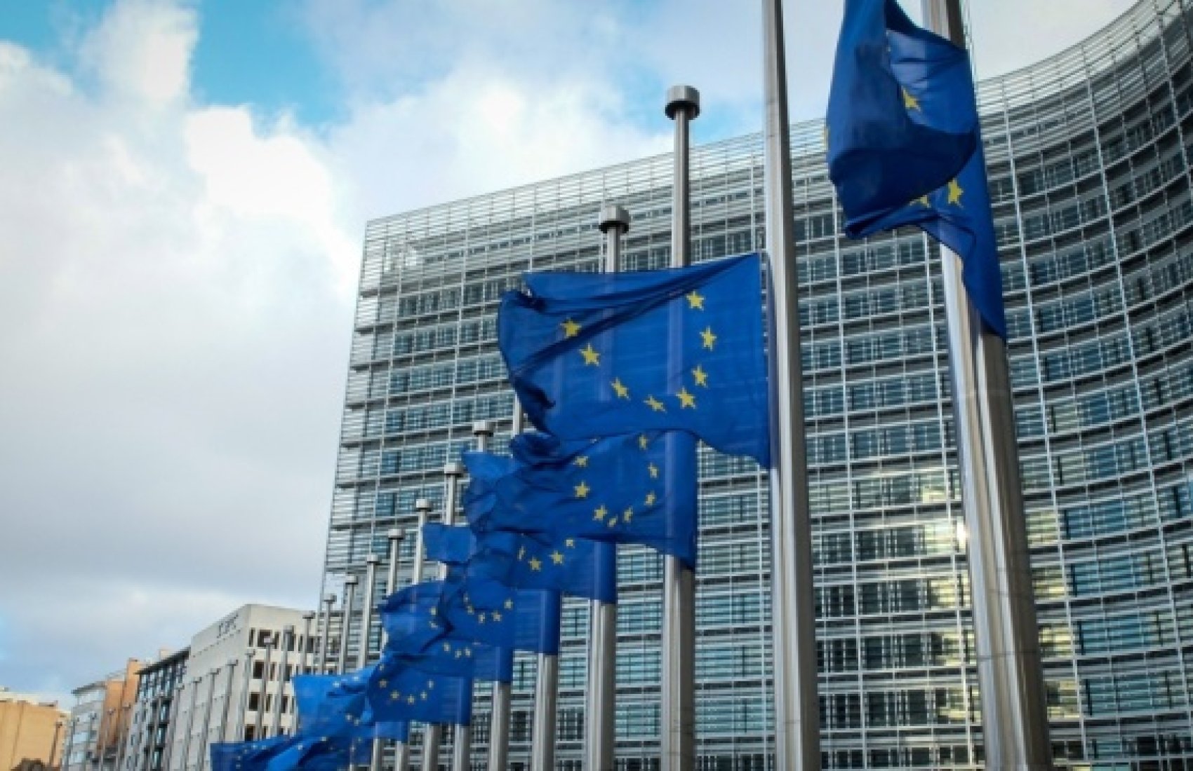 Посли ЄС погодились продовжити ще на рік “торговельний безвіз” для України