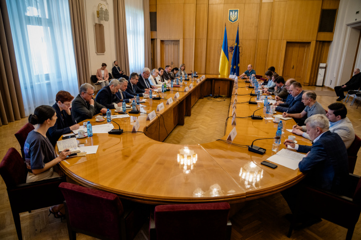 Економічна дипломатія в дії: МЗС та аграрії обговорили стратегію розширення експорту