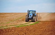 Аграрії завершують весняну посівну: скільки гектарів засіяно