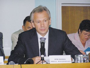 Аграрний міністр оголосив 2012-й роком розвитку молочного скотарства в Україні