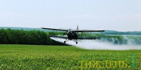 Екологи закликають Президента України заборонити авіаобробку полів хімікатами