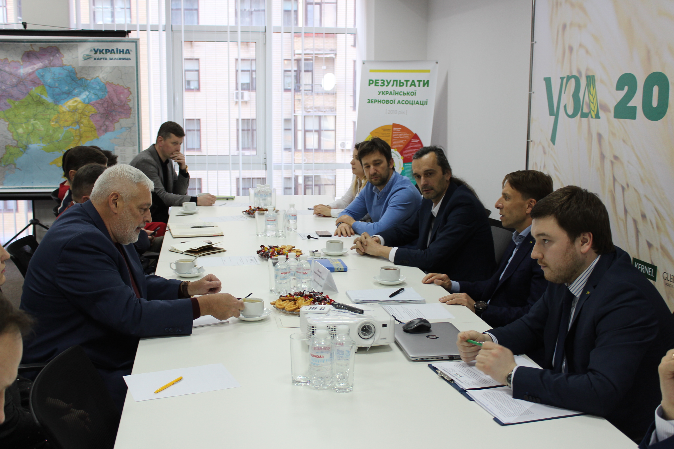 Володимир Лапа та представники зернової галузі обговорили вдосконалення контролю на елеваторах