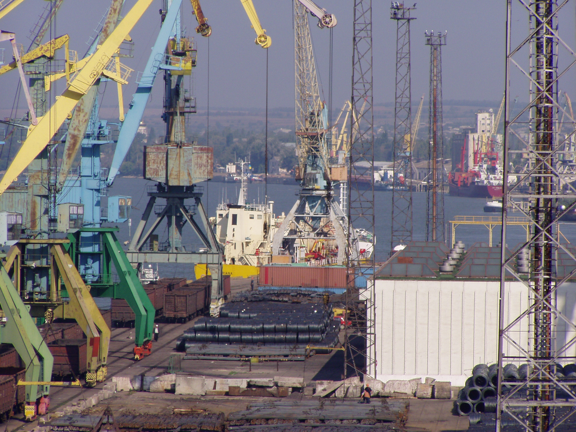 За півроку українські морські порти збільшили перевалку на 13% до понад 70 млн тонн