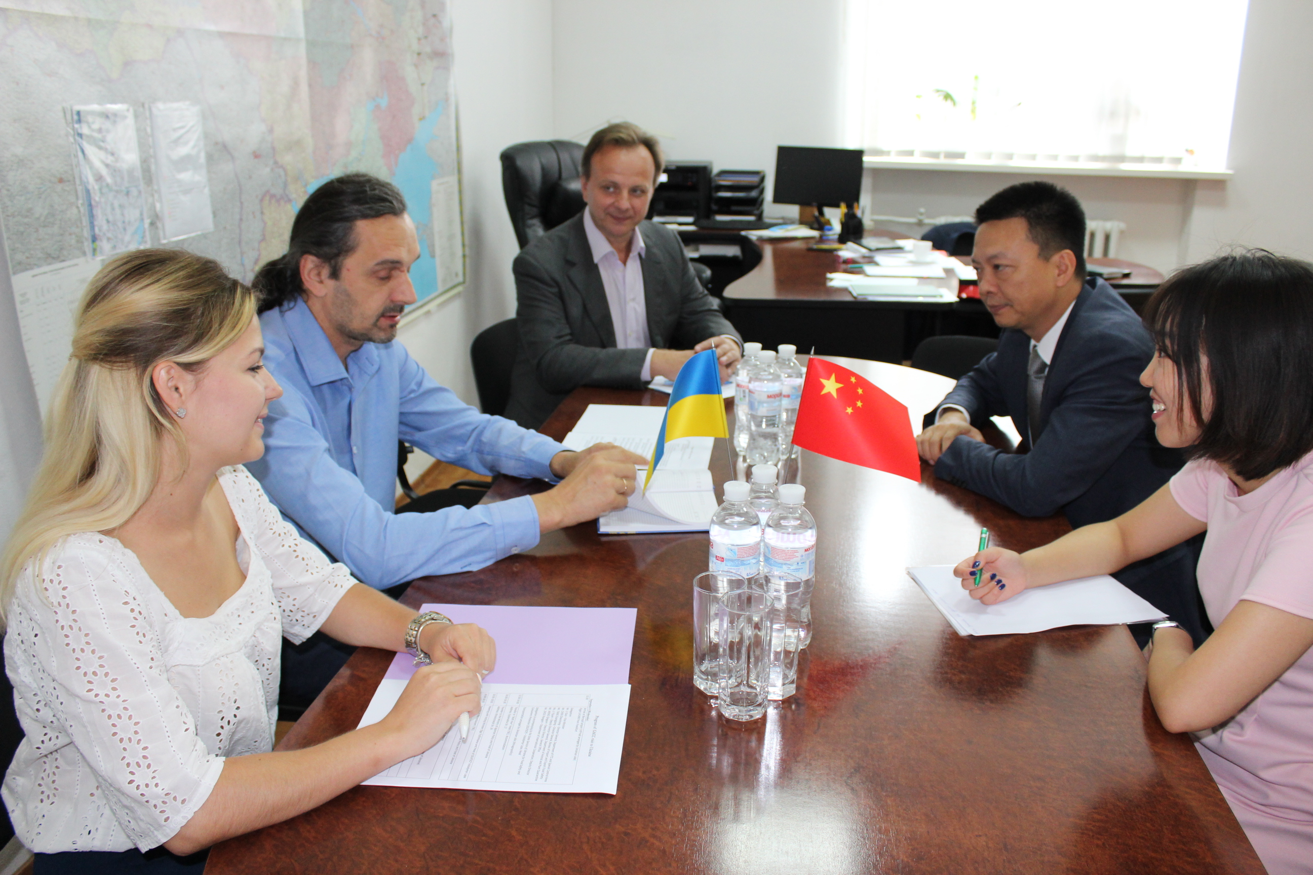 Володимир Лапа та представники посольства КНР обговорили актуальні питання двосторонньої співпраці