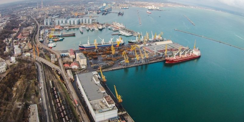 За 9 місяців українські морські порти збільшили перевалку вантажів майже на 20%