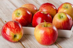 Яблука в Україні дорожчі, ніж у Польщі