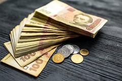 Щороку середня зарплата в Україні підвищуватиметься на 2 тис. грн