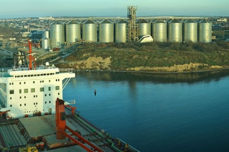 Зерновий термінал Glencore в Чорноморському порту наростив перевалку на чверть