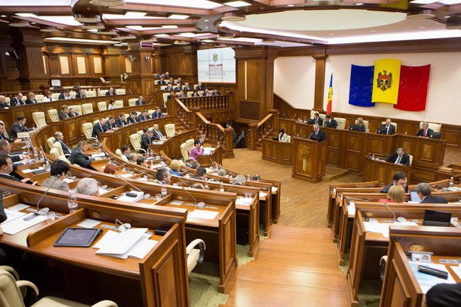 Парламент Молдови зняв обмеження на ввезення харчових продуктів, термін придатності яких до 30 днів