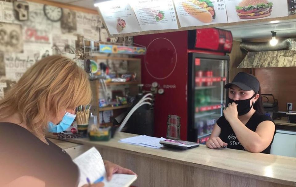 На Кіровоградщині заклади громадського харчування не дотримуються режиму роботи в період карантину