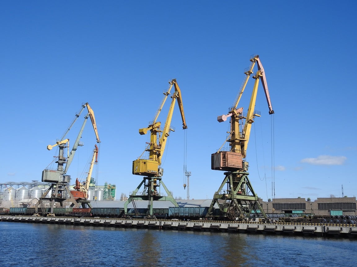 Миколаївський морпорт утримує лідерські позиції з перевалки олії та зернових