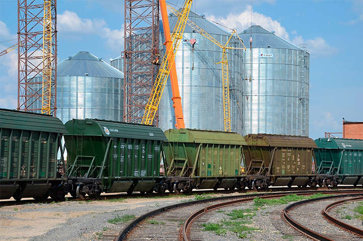 У листопаді 2017 року Укрзалізниця прискорила обіг зерновозів