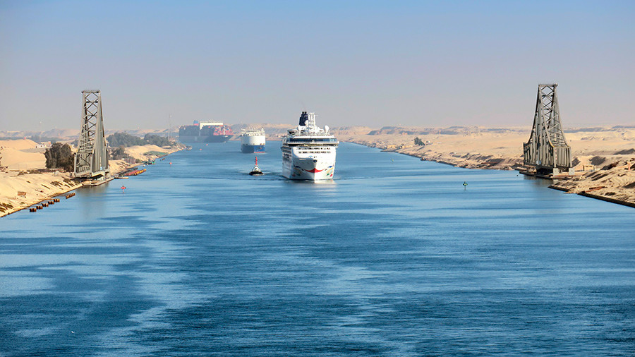 Суецький канал підніме тариф на транзит на 6% із лютого