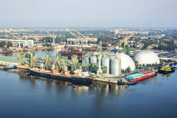 Миколаївські порти потребують запровадження спеціального тарифу на залізничні перевезення.