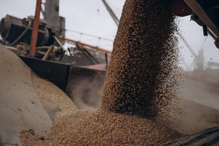 Єврокомісія, попри заперечення Польщі, планує скасувати обмеження на імпорт українського зерна