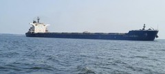 Ще два заблокованих через війну судна йдуть тимчасовим коридором з чорноморських морських портів України