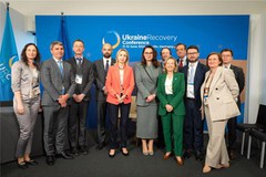 Нове фінансування від ЄІБ та Єврокомісії, підписане у Берліні, дасть змогу залучити понад 1 млрд євро для українського бізнесу та відновити місцеву критичну інфраструктуру