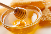 ЄС може ввести мита на мед, кукурудзу й курятину з України