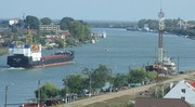 Румунія планує ввести нові правила проведення суден каналом Суліна