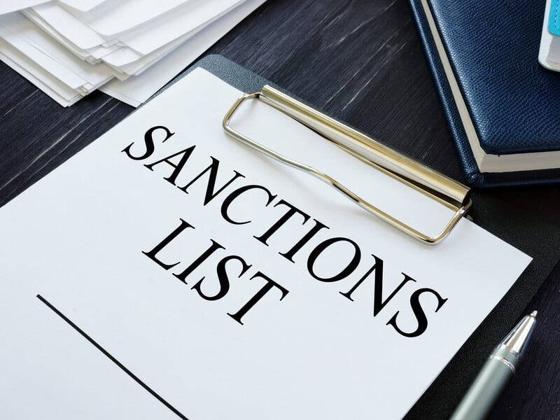 Зеленський ввів у дію санкції проти російських кораблів, що вивозили продовольство з окупованих портів